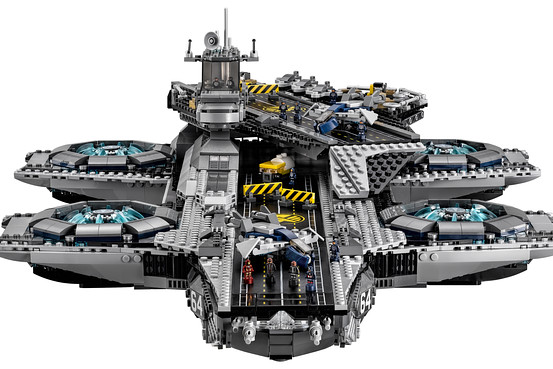 lego-helicarrier-3